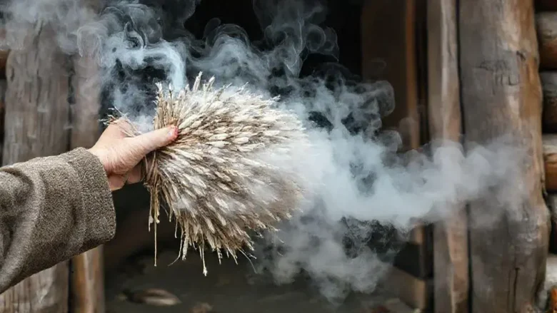 4 rituais ancestrais para limpar energias que te sabotam